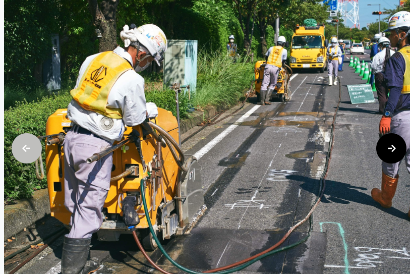フラットソーイングを2台活用した短期舗装版切断工事事例